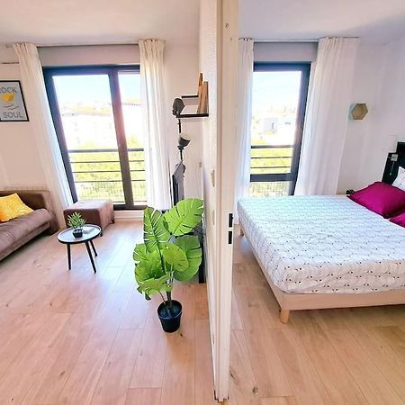 Le Valmy: Appartement Lumineux Au Pied Du Metro ليون المظهر الخارجي الصورة